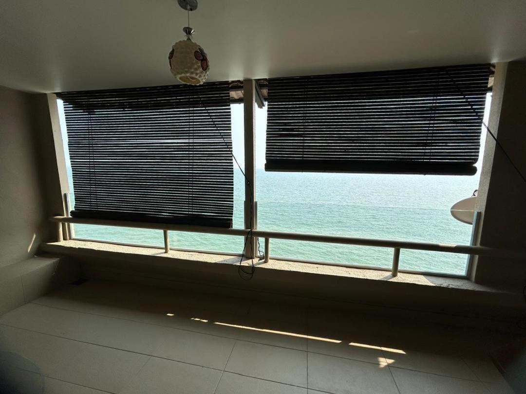 Apartamento Corus Paraside Lagoon Port Dickson Exterior foto